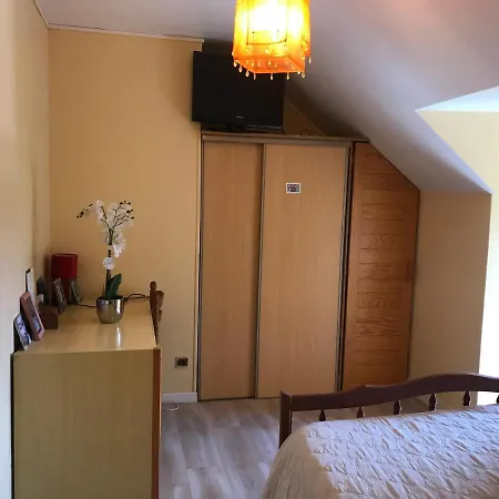 D'hotes Chez Christiane Bed & Breakfast Lurdy